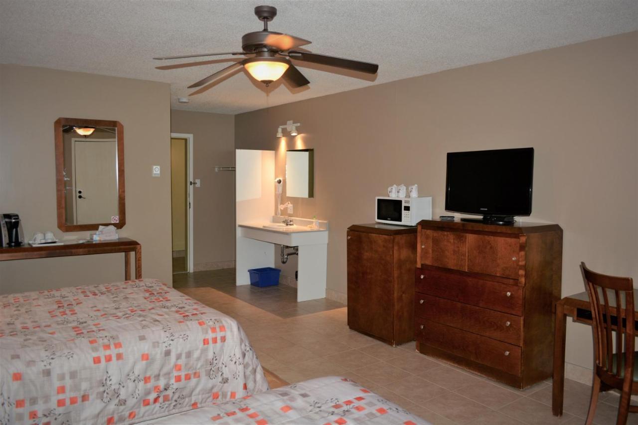Motel Quatre Saisons Forestville Exterior photo